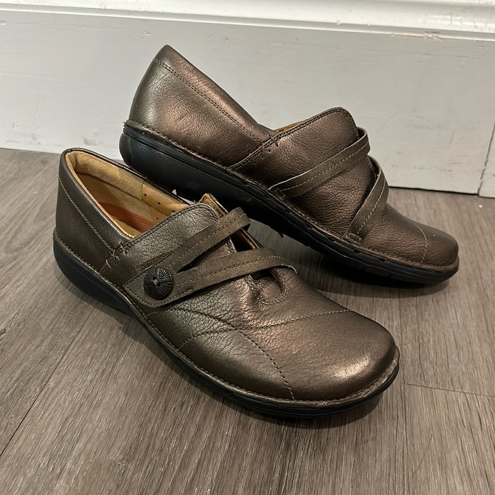 Clarks Artisan Mary Jane Clog Brown Gold Size 9
